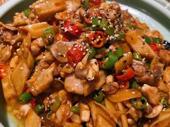 麻辣小炒牛蛙-叶派龙虾•招牌香辣蟹·海鲜(中海国际店)