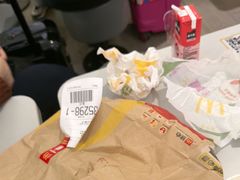 -麦当劳(上海虹桥站30B检票口楼上)