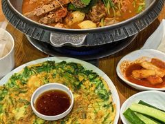 -喇喇排骨火锅·传统韩式脊骨汤(望京西园总店)