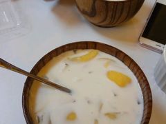 -志龙皇冠吃货椰子铺