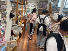 -猫的天空之城概念书店(杭州南宋御街店)