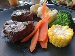 -12 Rocks Beach Bar Cafe