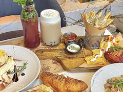 -Mark&Mars Restaurant