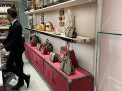 -乐蓬马歇百货公司(Rive Gauche)