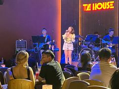 -TZ House音乐现场(来福士中心店)
