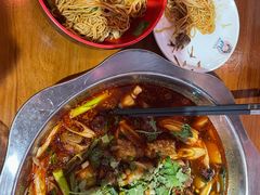 -爆炸头阿姨小四川正宗川味小吃(无任何分店)