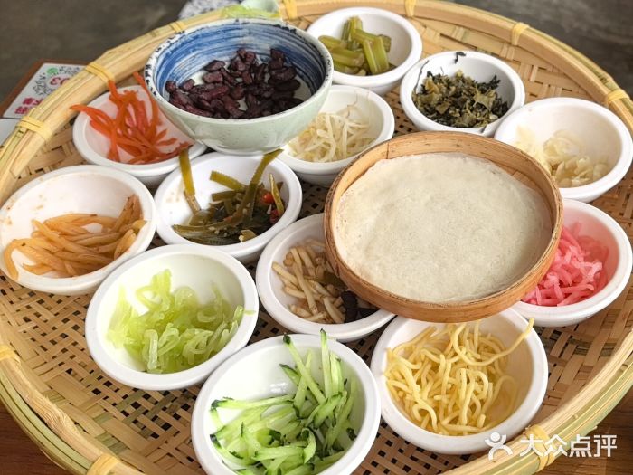包整·丝娃娃(一览甲秀楼风景店)图片