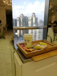 窗外的大楼-潘多拉Hairsalon