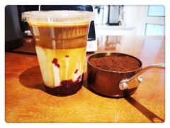 覆盆子拿铁-Joymean coffee.见面咖啡