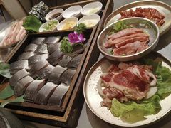-围炉肉舍丹东海鲜烤肉·烤活鳗(步行街店)