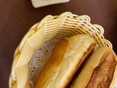 黄油面包-红房子西菜馆(淮海店)