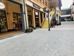 -王府井奥莱临潼小镇(临潼店)
