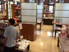 -诚品(信义店)