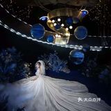 夜光婚纱在暗场婚礼真的绝绝子  