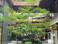 -瑞虹新天地月亮湾