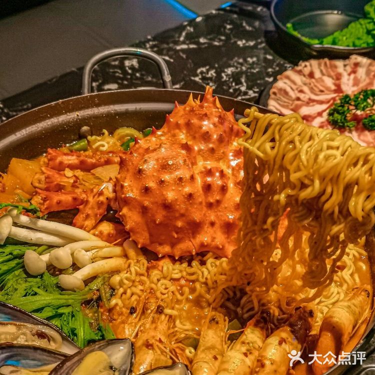 男朋友叫我来的店⚈₃⚈必须吃帝王蟹火锅安排！