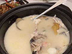 花亭湖有机鱼头汤-香山湖家家宴(中山陵店)