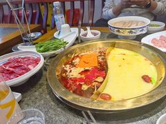 -小天鹅火锅·一线江景洪鼎旗舰店(洪崖洞店)