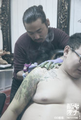 -鬼手纹身小鬼店