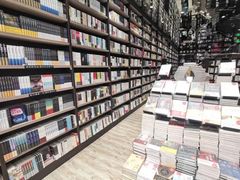 -钟书阁(群光广场店)