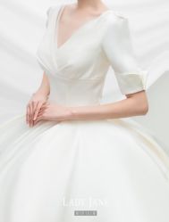 -Lady  Jane高端婚纱礼服馆