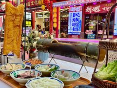-刘姐啤酒鱼民族演艺餐厅(西街总店)