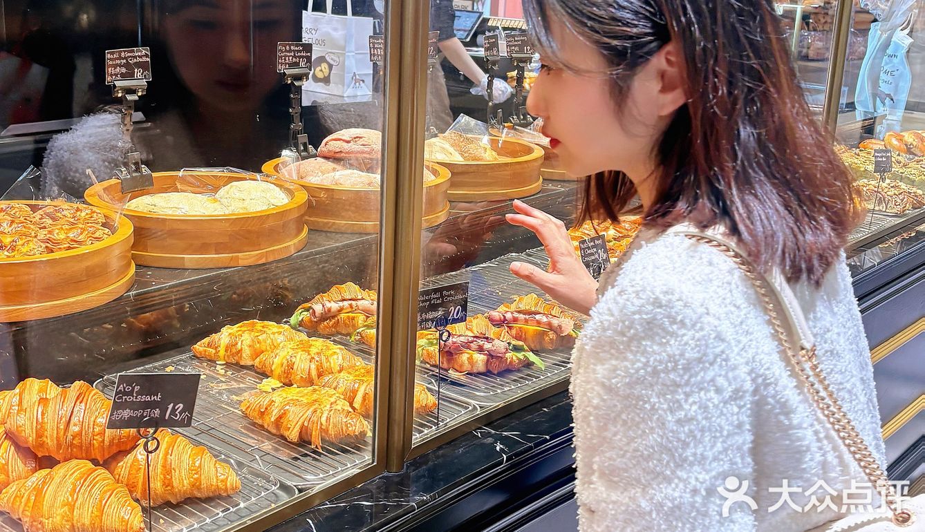宁波蛇皮广场！！！也开了我最爱的面包店啦🥯