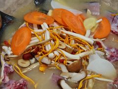 -姚记抚仙湖石锅鱼庄