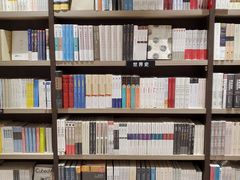 -钟书阁(群光广场店)
