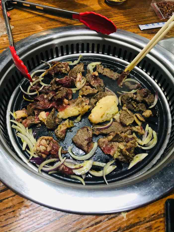 马家齐市家庭烤肉(顾新路店)-"[薄荷]环境:顾新街上,楼上和地下两层.