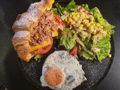 芝士吞拿鱼牛角包-251#coffee roasters(沿河东路店)