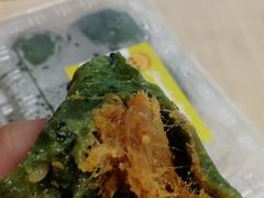 艾叶咸蛋黄肉松青团-王家沙点心店(南京西路总店)