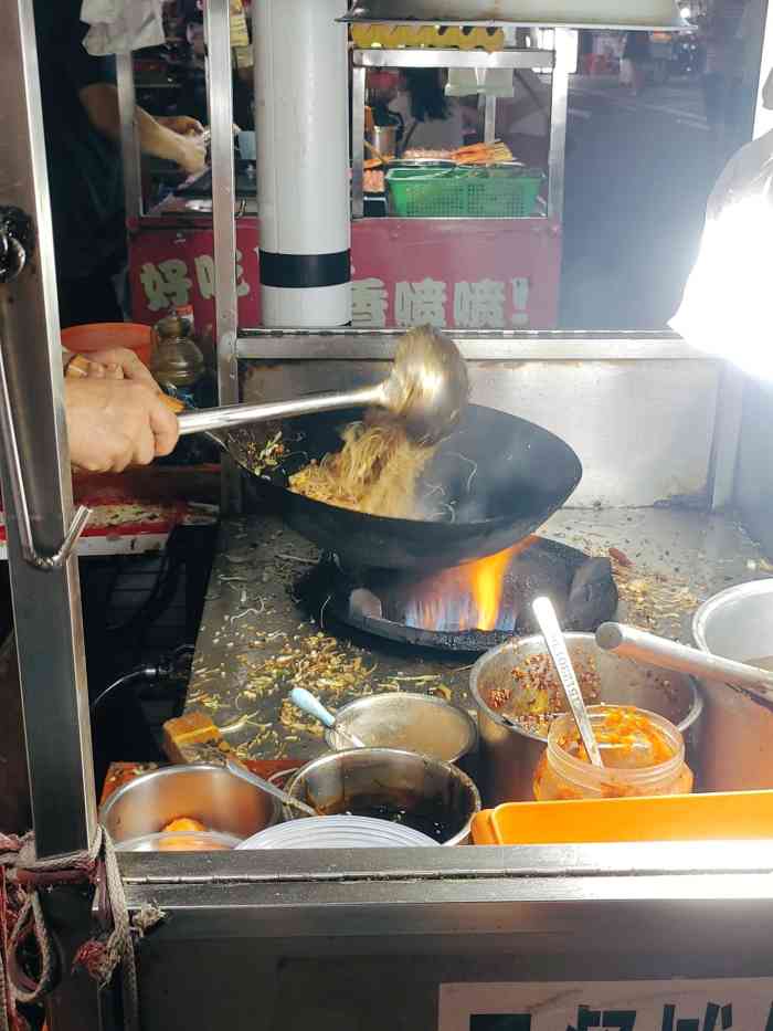 龙哥炒粉-"「龙哥炒粉」99位于西丽旺棠工业区那边.