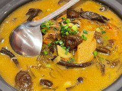 小鸡蘑菇炖粉条-老郑家东北春饼(龙悦居店)