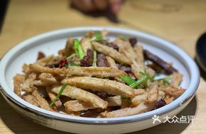 Grandma's Stir-fried Beef with Lotus Root Strips