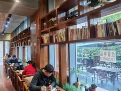 靠窗位-咖啡陪你(广顺北大街福码大厦店)