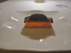 有机蛋黄吐司鱼子酱和香草-Jean Georges