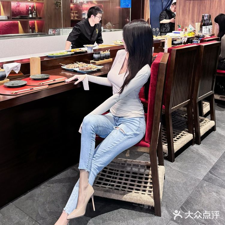 经常请吃饭的漂亮姐姐～