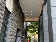 -桔子酒店(上海西藏北路地铁站店)