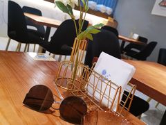 -POKEE VIA&Brunch·维娅(重庆来福士店)