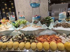 -广州万富希尔顿酒店·感趣自助餐厅·金秋蟹宴生蚝海鲜刺身