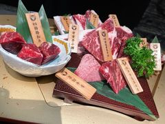 -铭牛烧肉·和牛海鲜自助(高新月牙湖店)