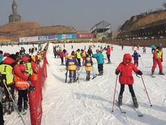 -采薇庄园四季滑雪场