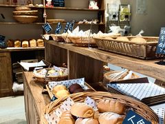 -沁屋面包店(人民东路店)