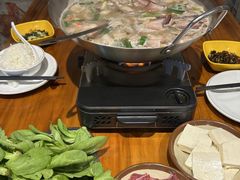 -干老庆贵州留一手烤鱼·地摊火锅(财经大学店)