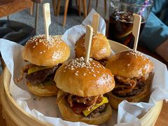 迷你汉堡-Twin Tails Brewpub双尾精酿餐吧(八坼店)