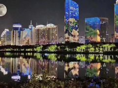 -万绿园