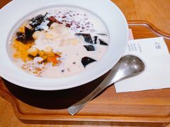 娟姗奶大满贯-RUXU入续鸳鸯糖水铺(万菱汇店)
