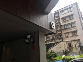 又是一家拥有nice且帅气咖啡师的咖啡馆咖啡走的是特