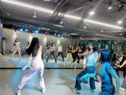 -STAR舞蹈工作室